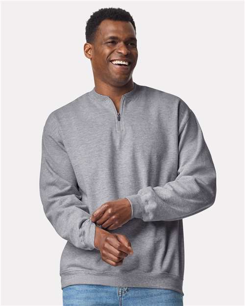 Gildan SF008 - Unisex Softstyle® Midweight Quarter-Zip Sweatshirt